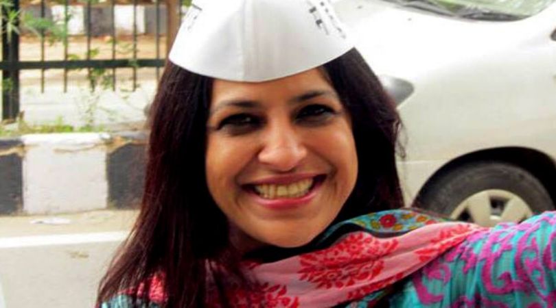 Shazia Ilmi’s Signature Shows She Thinks a Lot Before Making Decisions